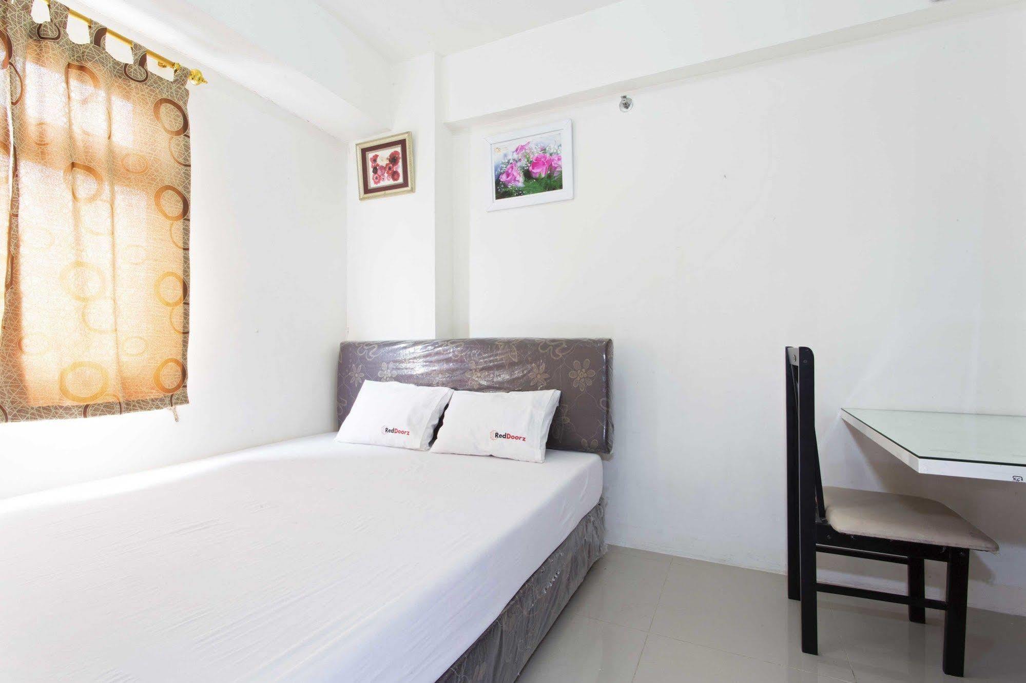 Reddoorz Apartment @ Green Pramuka Jakarta Eksteriør billede