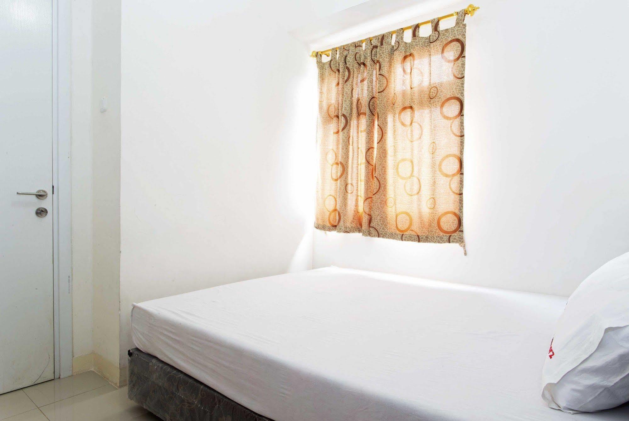 Reddoorz Apartment @ Green Pramuka Jakarta Eksteriør billede