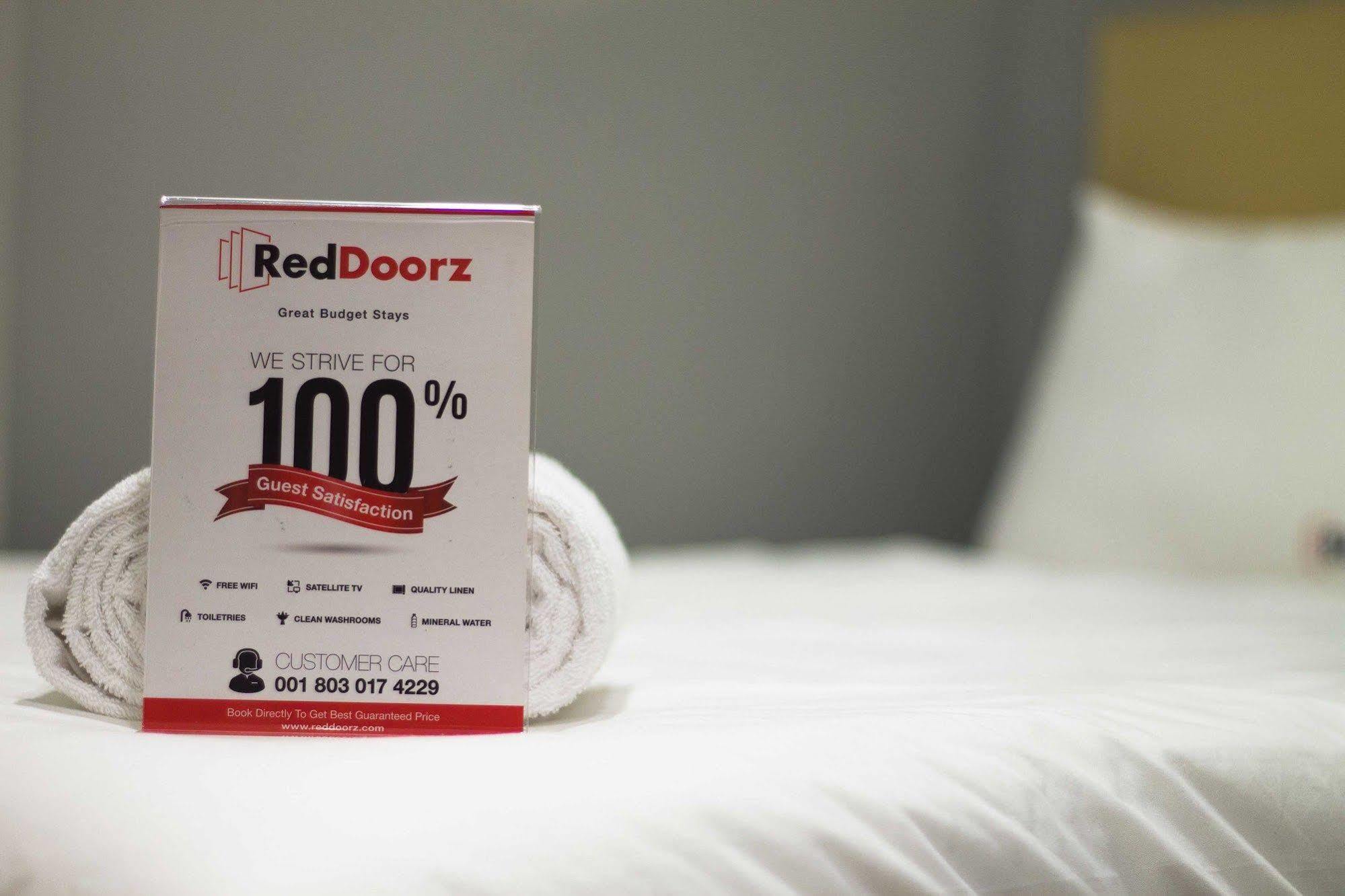Reddoorz Apartment @ Green Pramuka Jakarta Eksteriør billede
