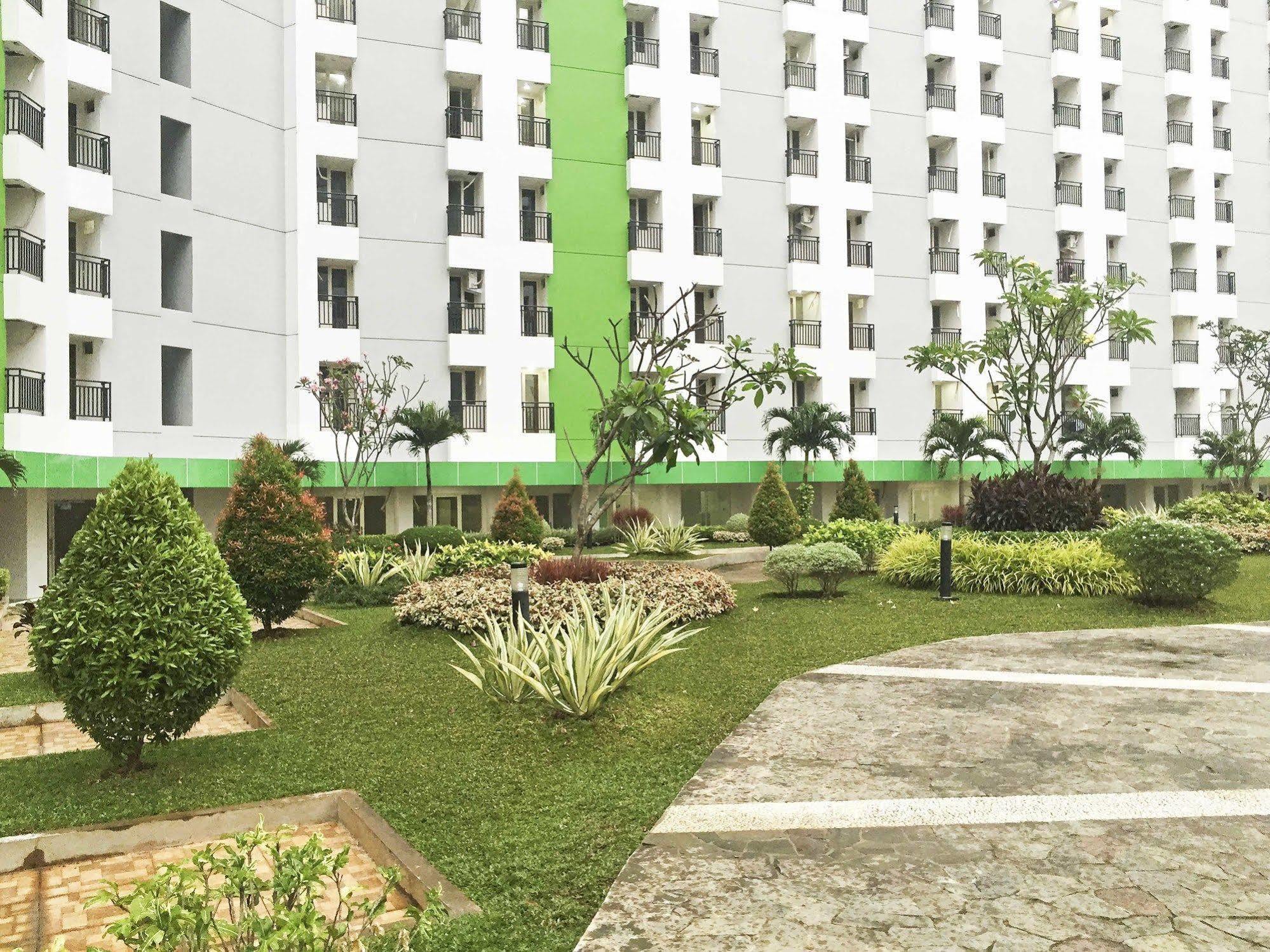 Reddoorz Apartment @ Green Pramuka Jakarta Eksteriør billede